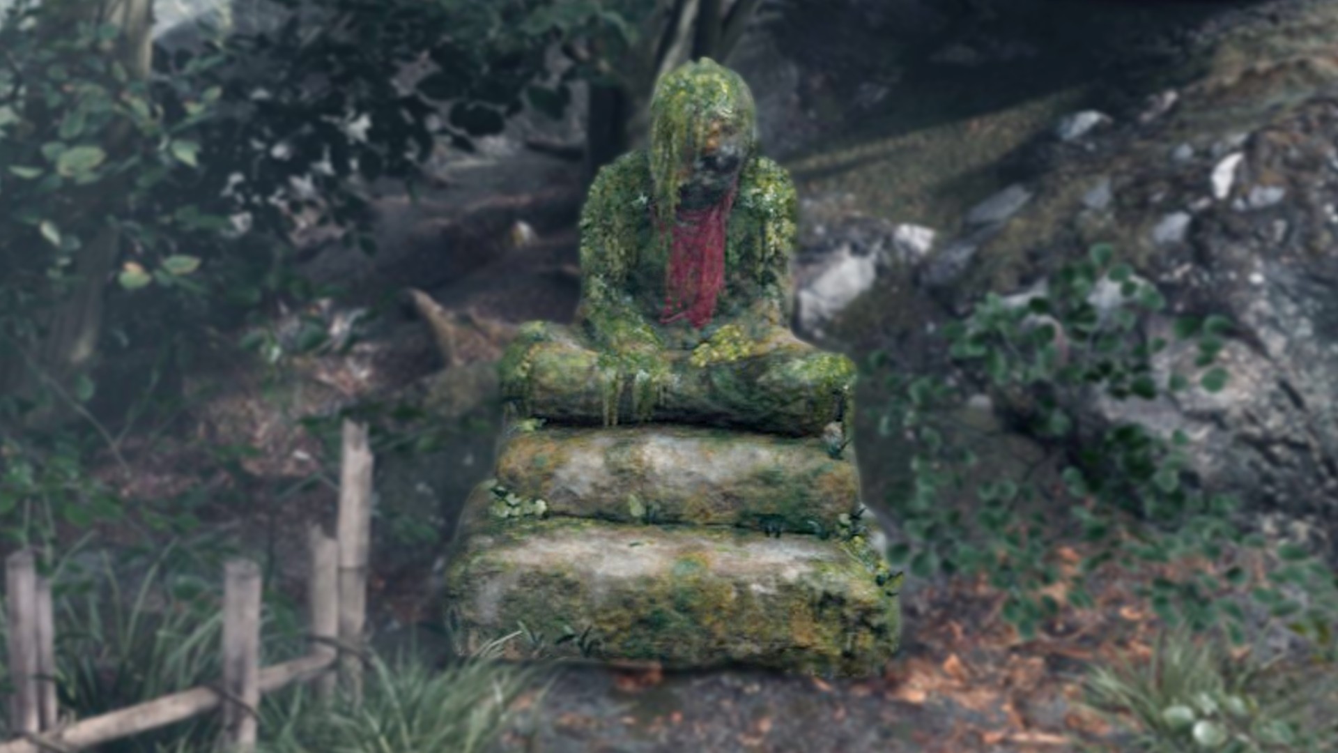 Alte Jizo-Statue mit Opferstein in Silent Hill f